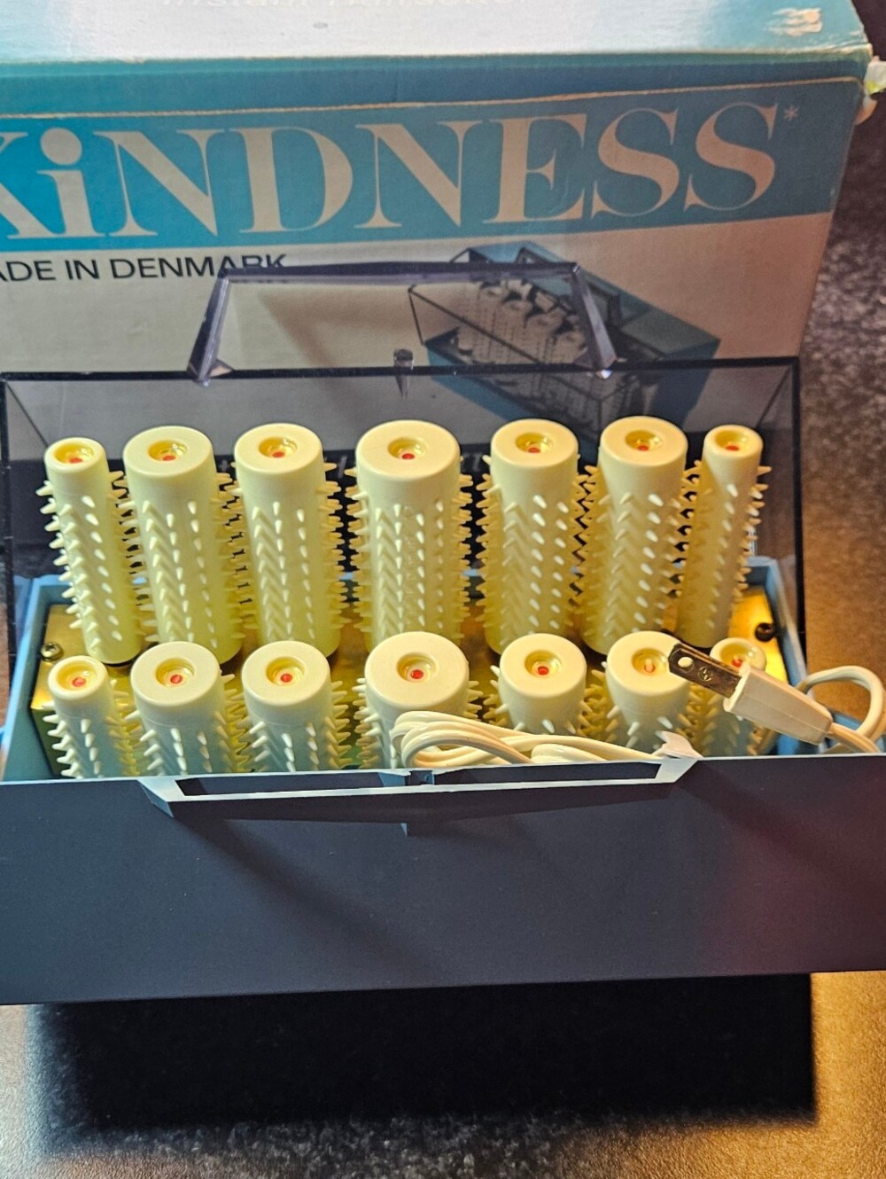 Vintage Clairol Kindness Instant Hairsetter 14 Hot Rollers Hair Curlers Boxed